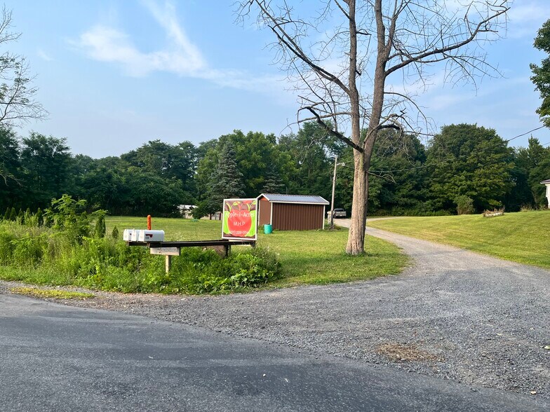 184-238 Tucker Hill Rd, Locke, NY à vendre - Photo principale – Image 1 sur 27