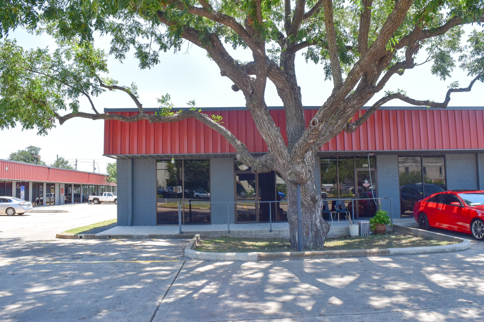 1514 Ed Bluestein Blvd, Austin, TX à louer Photo principale– Image 1 sur 10