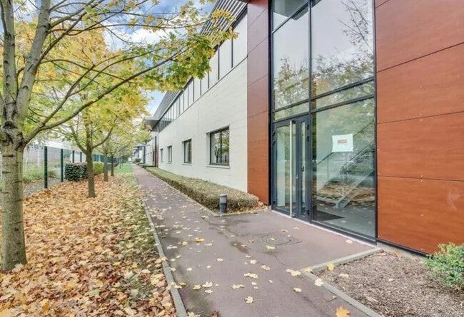 Plus de détails pour Local d'activités à louer