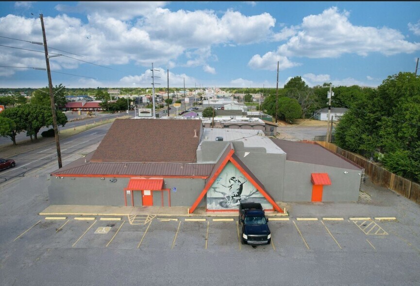 1825 NW Cache Rd, Lawton, OK à vendre - Photo principale – Image 1 sur 4