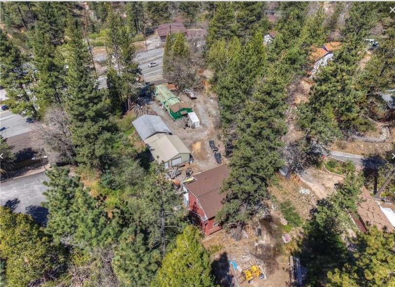 32765 Hilltop blvd, Running Springs, CA à vendre - Photo de l’immeuble – Image 3 sur 17