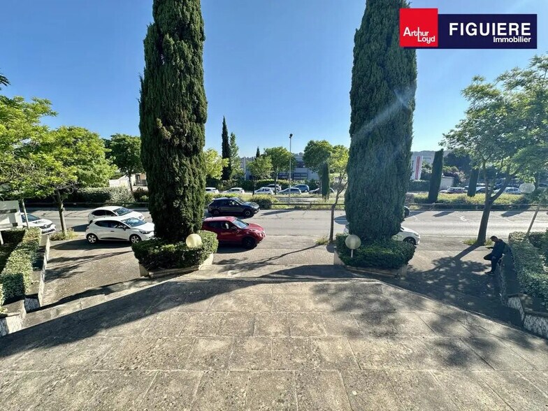 190 Rue Claude Nicolas Ledoux, Aix-en-Provence à louer - Photo de l’immeuble – Image 3 sur 13