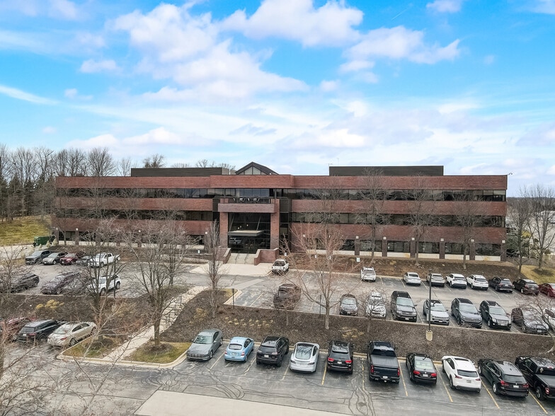255 Fiserv Dr, Brookfield, WI à vendre - Aérien – Image 1 sur 8