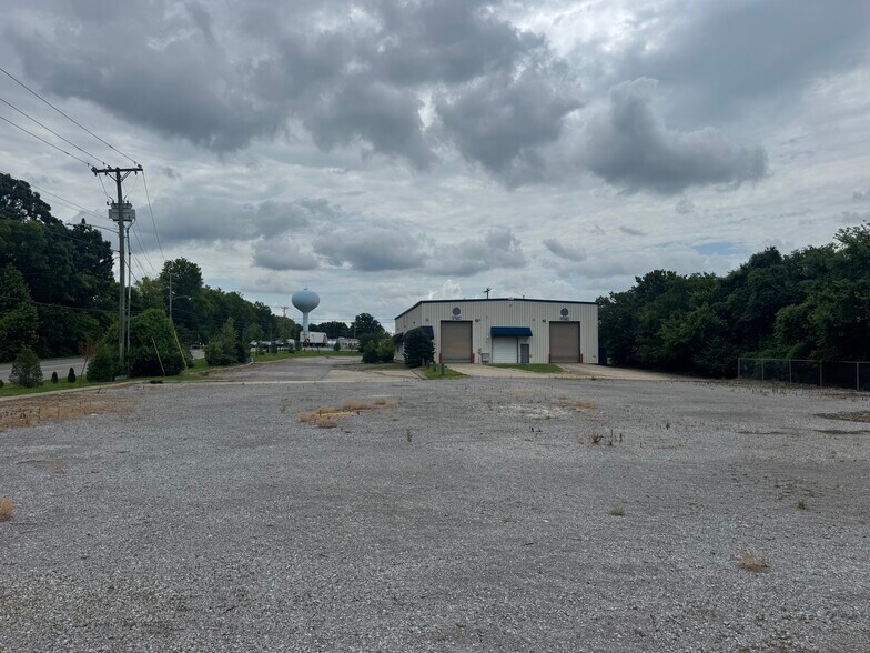 936 Firestone Pky, La Vergne, TN à louer - Photo de l’immeuble – Image 3 sur 5