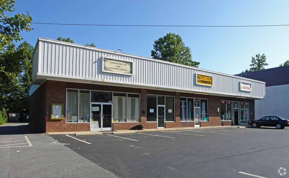 4665 Brownsboro Rd, Winston-Salem, NC à louer - Photo de l’immeuble – Image 2 sur 6