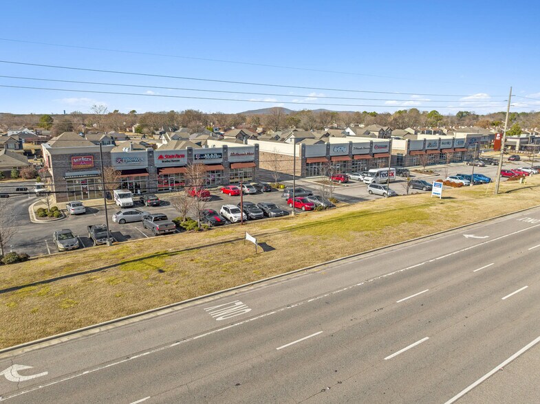 11310 Memorial Pky SW, Huntsville, AL à louer - Photo de l’immeuble – Image 3 sur 5