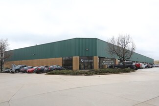Plus de détails pour 680 Crown Industrial Ct, Chesterfield, MO - Local d'activités à louer