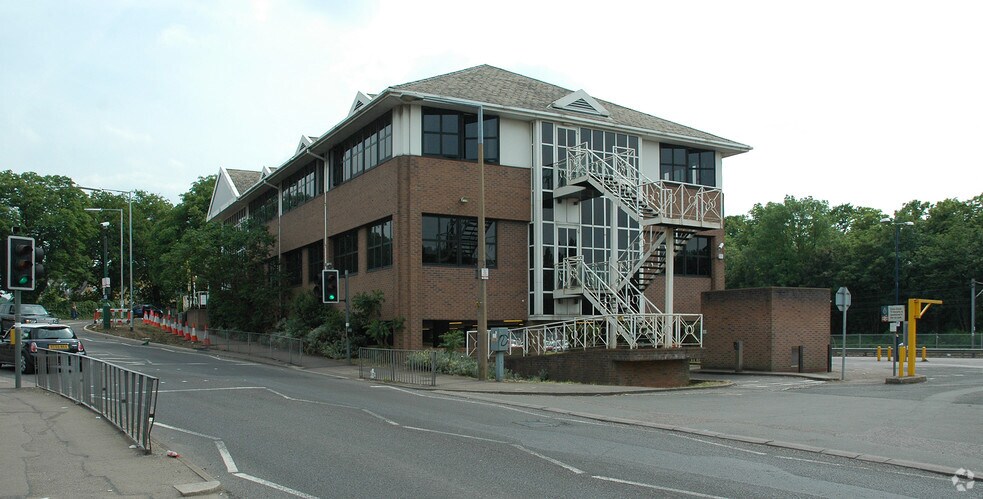 Theobald St, Borehamwood à vendre - Photo de l’immeuble – Image 2 sur 5