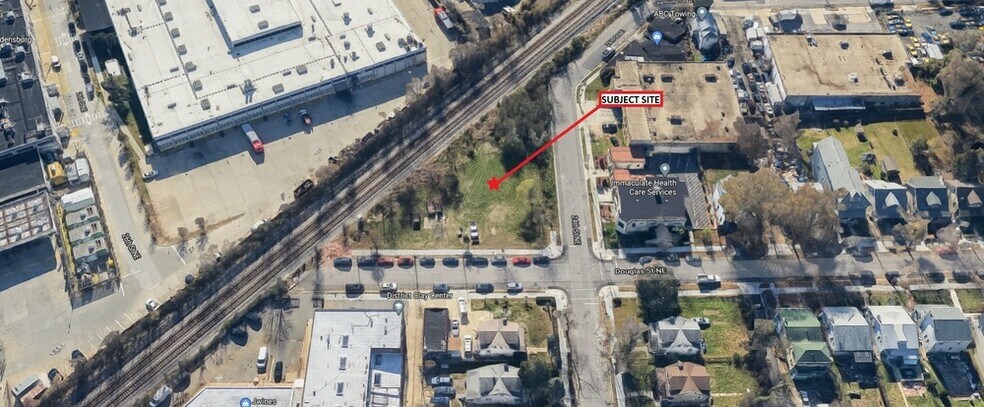 2405 Douglas Street, NE, Washington, DC à louer - Photo de l’immeuble – Image 3 sur 7