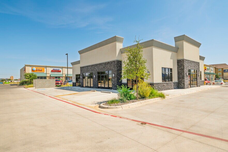 300 W Longview Ave, Midland, TX à louer - Photo de l’immeuble – Image 3 sur 4