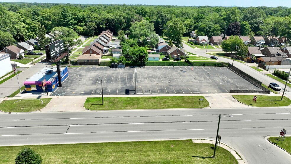 16550-16512 Telegraph Rd, Detroit, MI à vendre - Photo de l’immeuble – Image 2 sur 50
