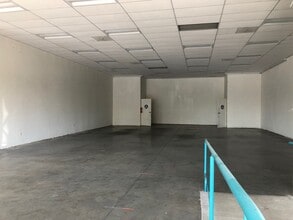 9070 Van Nuys Blvd, Panorama City, CA à louer Photo intérieure– Image 2 sur 3