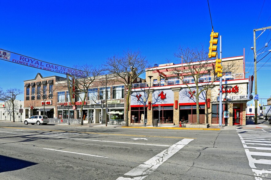 100 S Main St, Royal Oak, MI à louer - Photo de l’immeuble – Image 3 sur 16