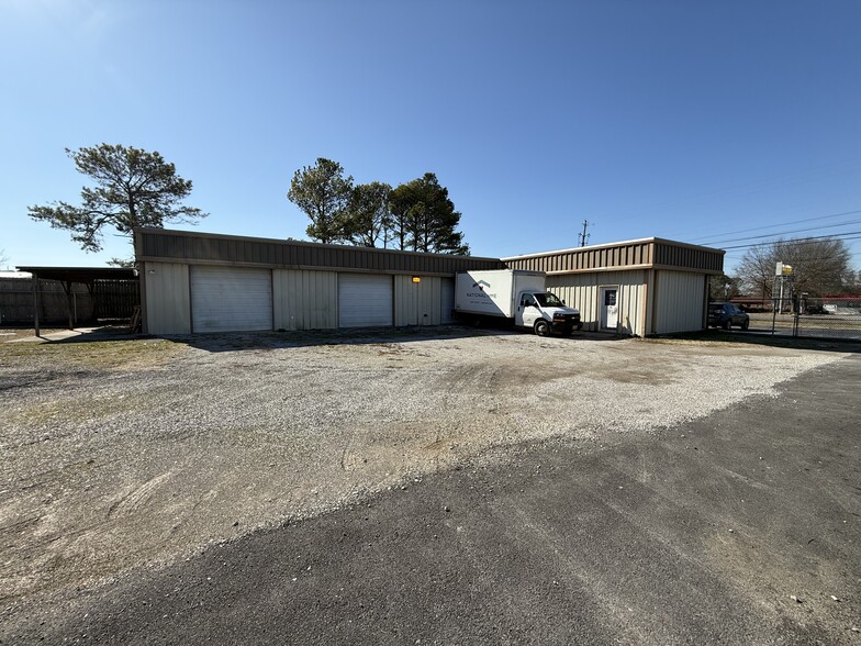 11565 Memorial Parkway Pkwy, Huntsville, AL à louer - Photo de l’immeuble – Image 2 sur 12