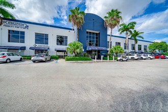 7500 NW 25th St, Miami, FL à louer Photo intérieure– Image 1 sur 28