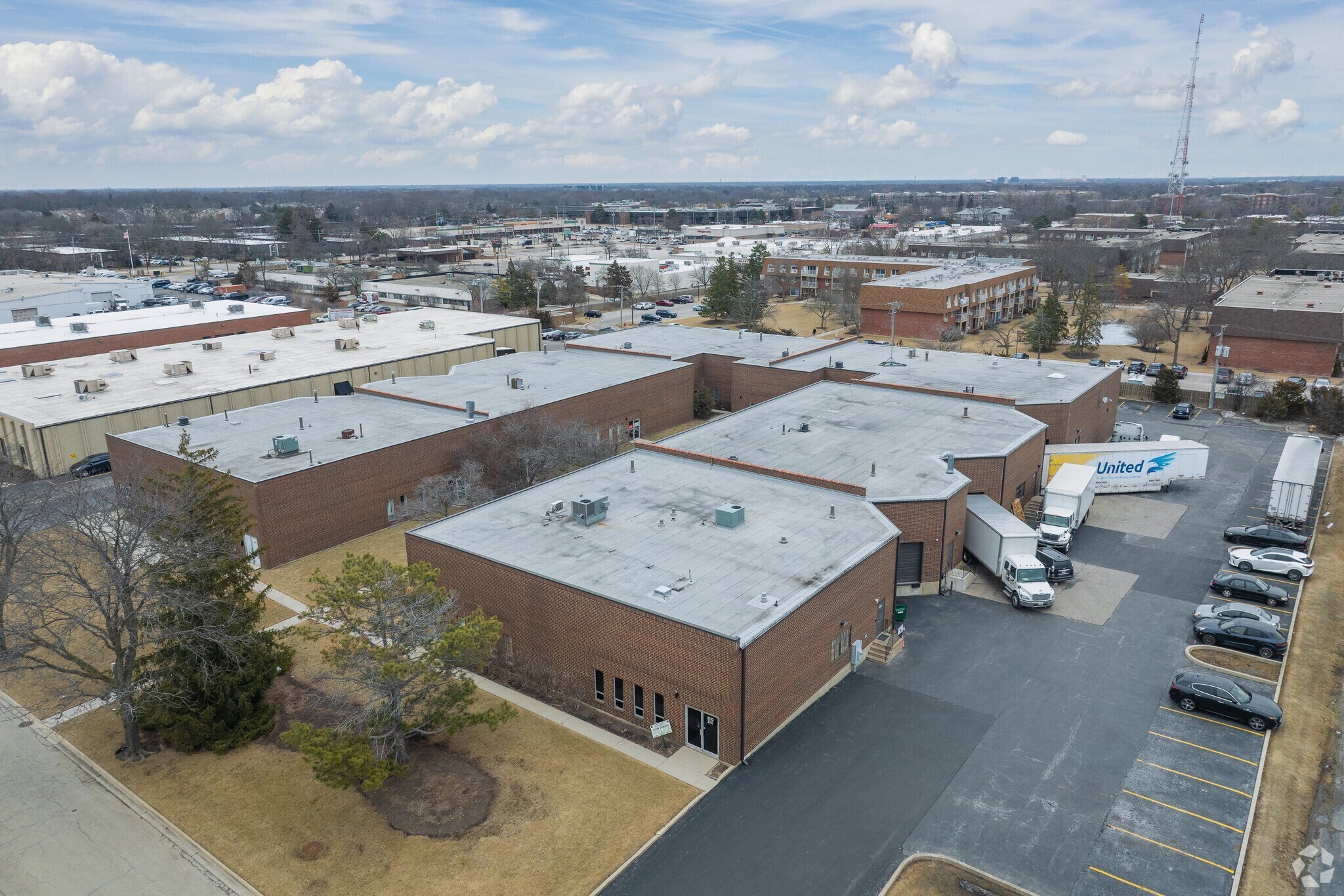 3353-3411 N Ridge Ave, Arlington Heights, IL à louer Photo principale– Image 1 sur 3