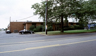 Plus de détails pour 100 Smith St, Farmingdale, NY - Industriel/Logistique à louer
