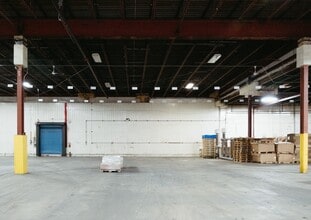 301 Wilber Ave, Champaign, IL à louer Photo intérieure– Image 1 sur 7