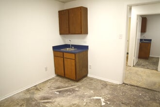 3859 E Southcross Blvd, San Antonio, TX à louer Photo intérieure– Image 2 sur 5