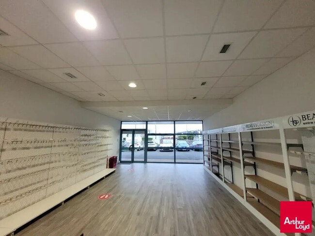 Plus de détails pour Local commercial à louer