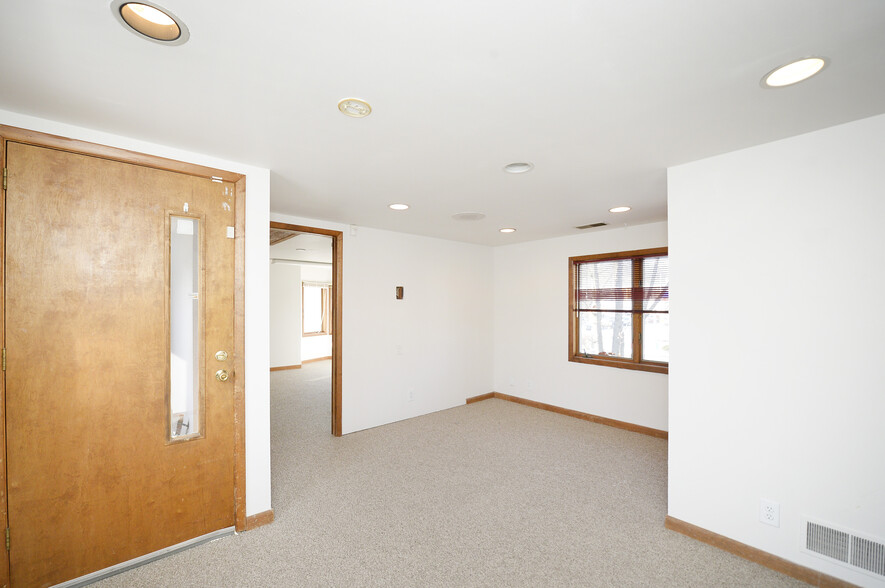 40 Main St, Bloomingdale, NJ à louer - Photo intérieure – Image 3 sur 21