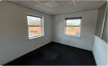 Castle Mound Way, Rugby à louer Photo intérieure– Image 2 sur 14