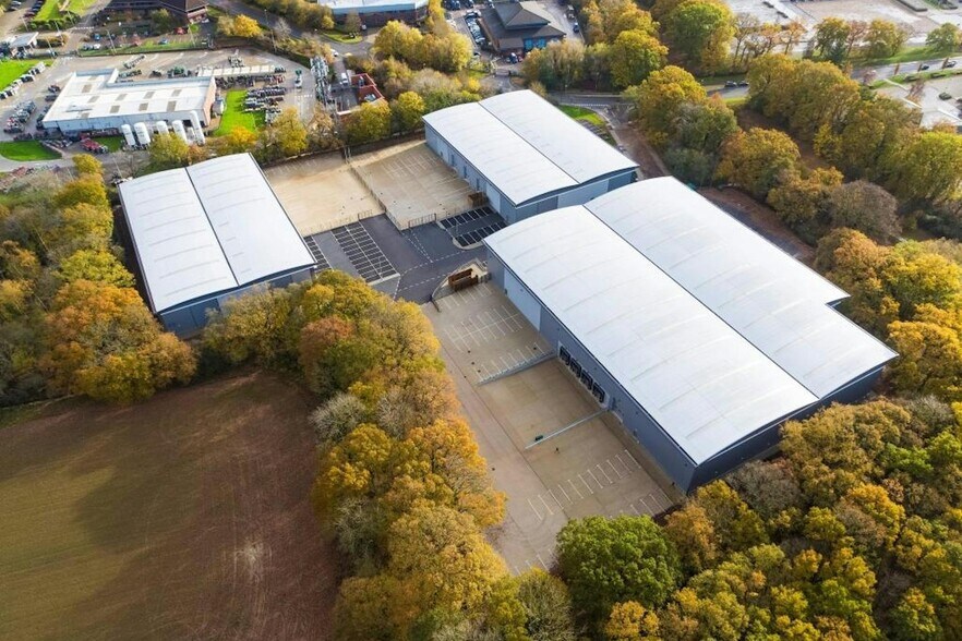 Crockfold Ln, Basingstoke à louer - Aérien – Image 2 sur 2