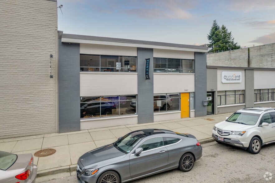 341 W 6th Ave, Vancouver, BC à louer - Photo de l’immeuble – Image 1 sur 3