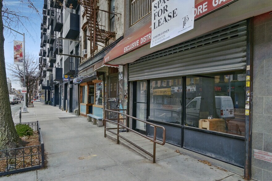 611 Grand St, Brooklyn, NY à louer - Photo de l’immeuble – Image 2 sur 7