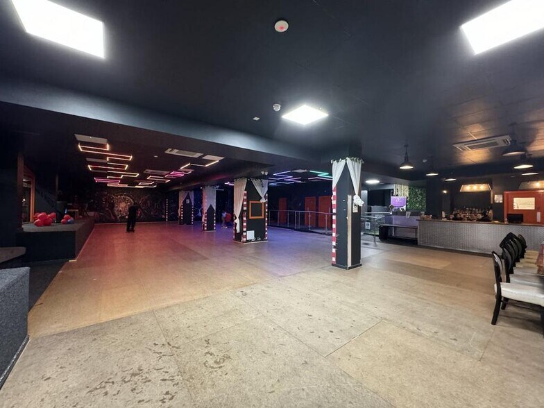 150 High St, West Bromwich à vendre - Photo de l’immeuble – Image 3 sur 13