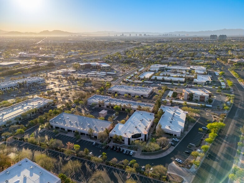 9970 Covington Cross Dr, Las Vegas, NV à vendre - Photo de l’immeuble – Image 2 sur 8