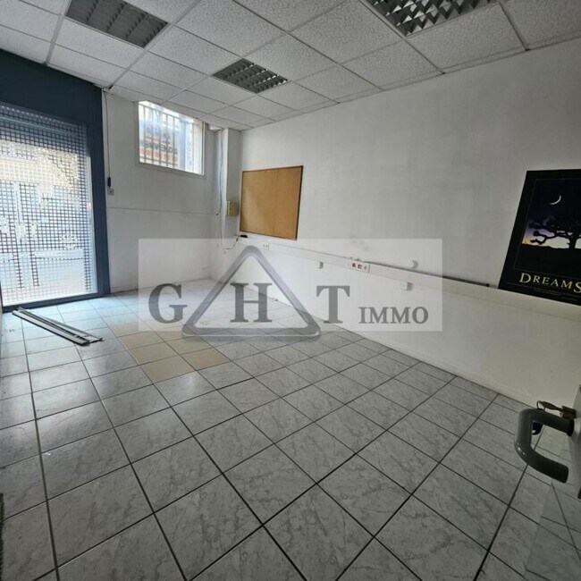 Plus de détails pour Local commercial à vendre