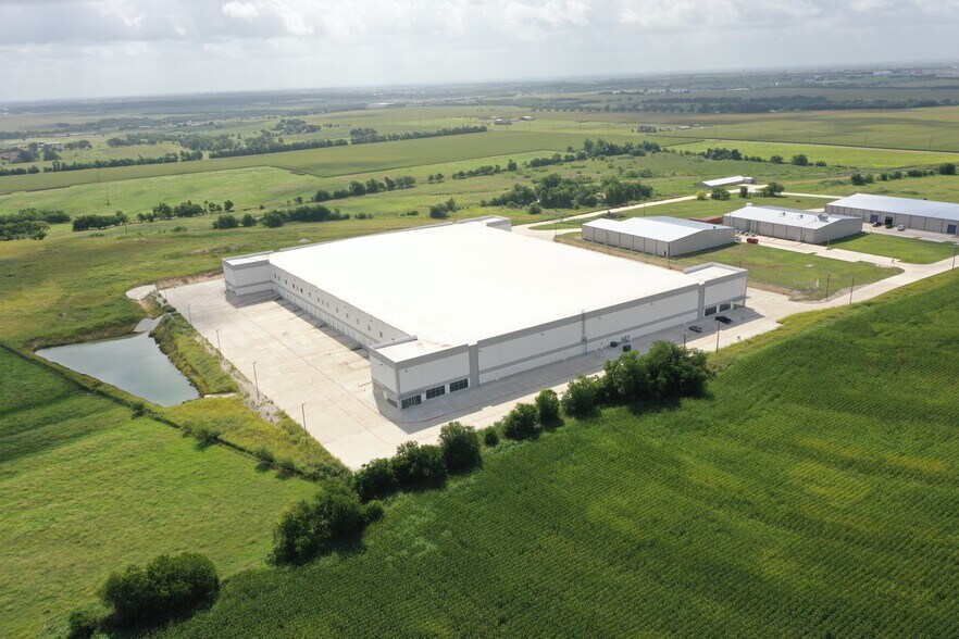 370 BFG 9000 Way, Taylor, TX à vendre - Photo de l’immeuble – Image 1 sur 13