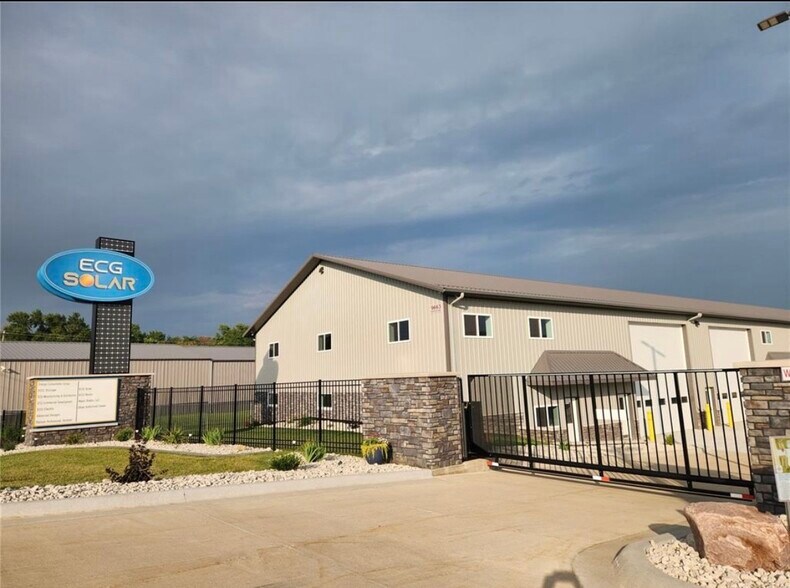 9663 230th Ave, Anamosa, IA à louer - Photo principale – Image 1 sur 18