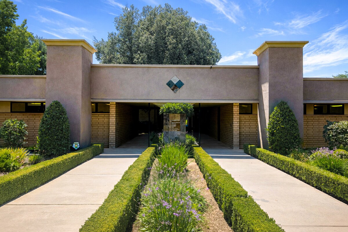 2930-3010 N Fresno St, Fresno, CA à louer Photo principale– Image 1 sur 4