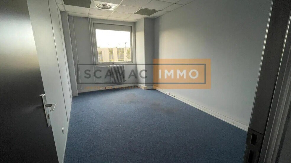 86 Avenue Louis Roche, 92230 Gennevilliers, Gennevilliers à louer - Photo de l’immeuble – Image 3 sur 6