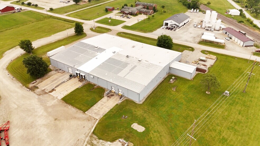 301 Northwestern Ave, Chariton, IA à louer - Photo de l’immeuble – Image 1 sur 6