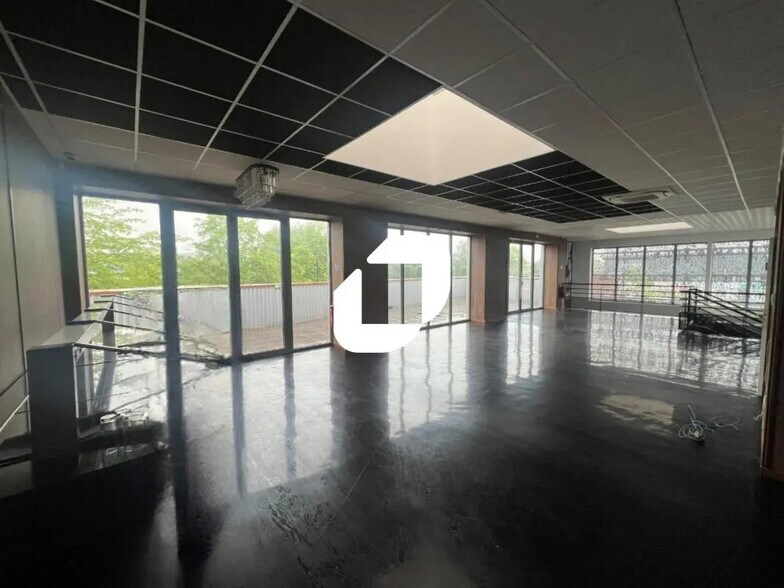Local commercial dans Valenciennes à louer - Photo de l’immeuble – Image 3 sur 11