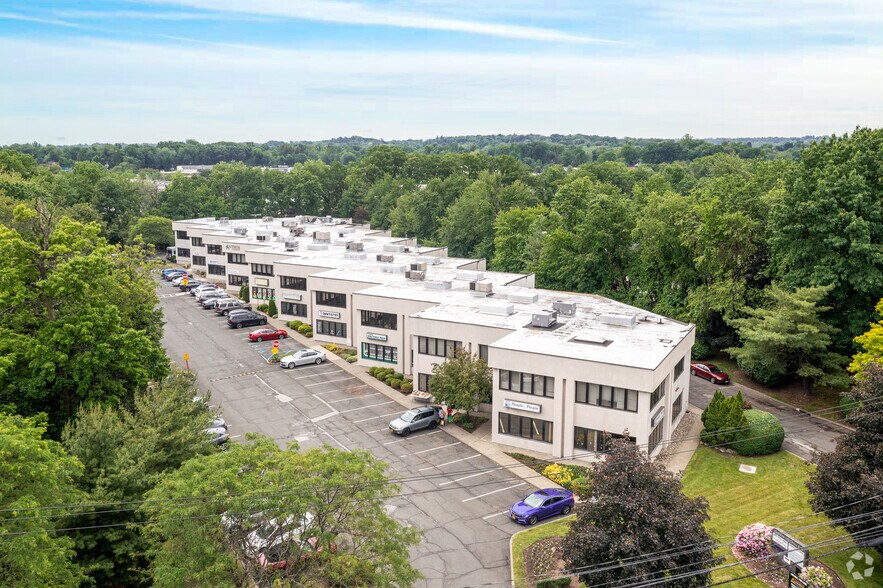 121 West Nyack Rd, Nanuet, NY à louer - Photo de l’immeuble – Image 3 sur 17
