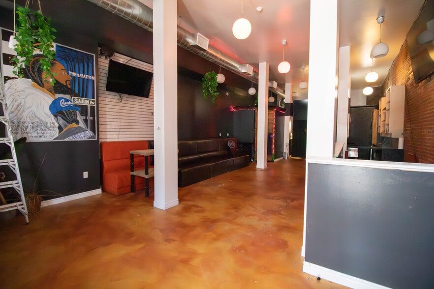 108 St Paul St E, St Catharines, ON à louer - Photo intérieure – Image 2 sur 10