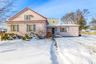 61 Boul Grand, L'Île-Perrot, QC à louer Photo de l’immeuble– Image 1 sur 8