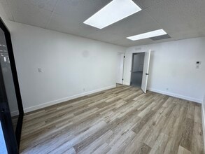 23930-23978 Craftsman Rd, Calabasas, CA à louer Photo intérieure– Image 1 sur 10