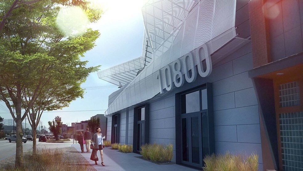 10800 Burbank Blvd, North Hollywood, CA à louer - Photo de l’immeuble – Image 2 sur 5