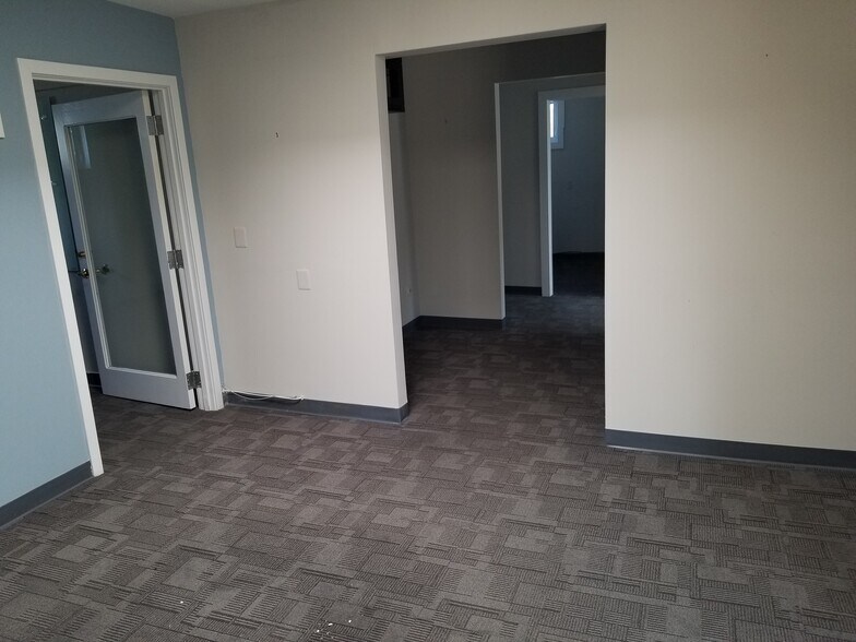 241 Maple Ave, Red Bank, NJ à louer - Photo de l’immeuble – Image 3 sur 20