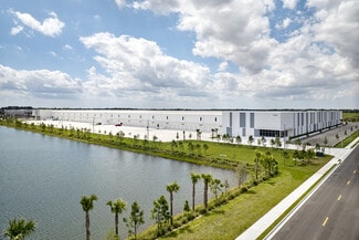 Plus de détails pour 2400 SW Gateway Pl, Stuart, FL - Industriel/Logistique à vendre