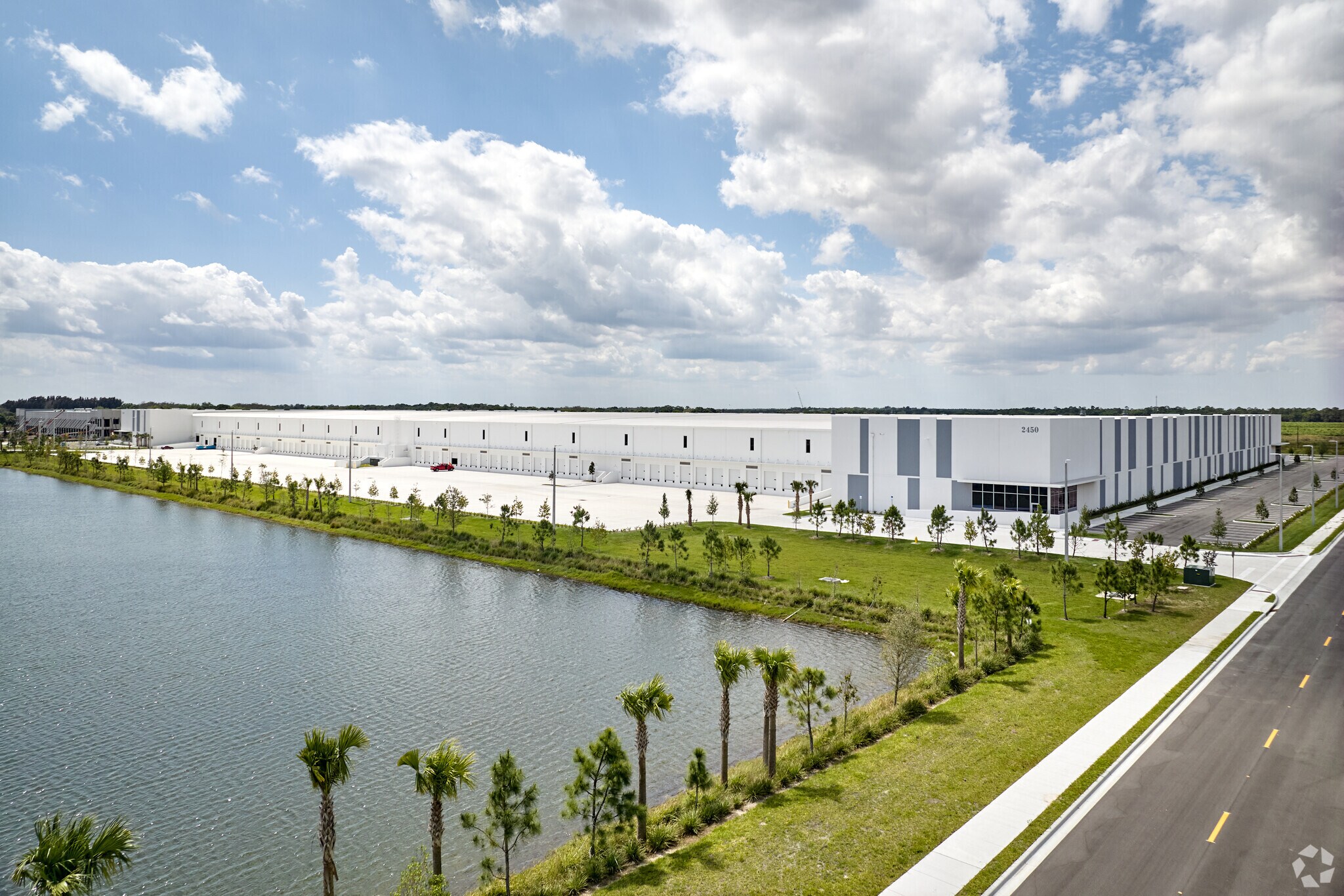 2400 SW Gateway Pl, Stuart, FL à vendre Photo principale– Image 1 sur 22