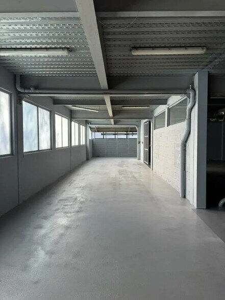 Local d'activités dans Juilly à vendre - Photo intérieure – Image 2 sur 7