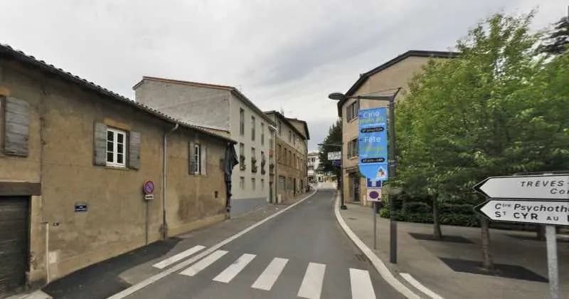 Local commercial dans COLLONGES-AU-MONT-D'OR à vendre - Photo de l’immeuble – Image 2 sur 6