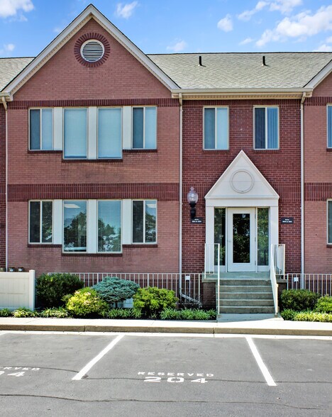 22636 Glenn Dr, Sterling, VA à louer - Photo de l’immeuble – Image 3 sur 7