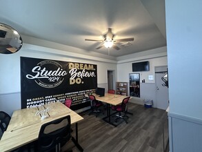 1415 N Ashland Ave, Chicago, IL à louer Photo intérieure– Image 2 sur 7